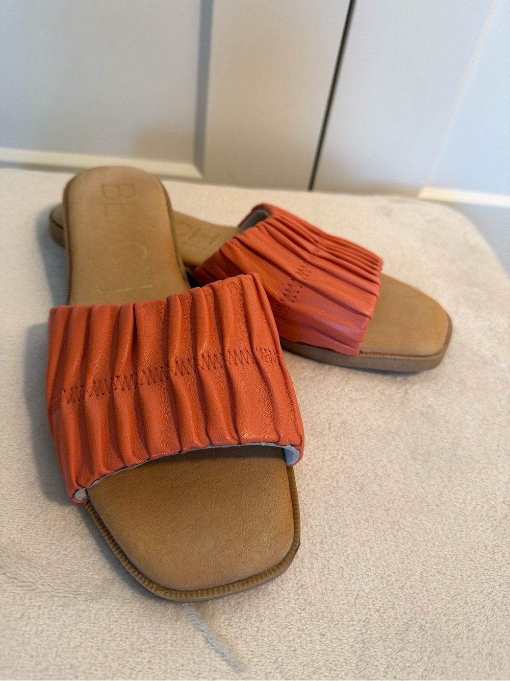 Beach by Matisse Leather Slides